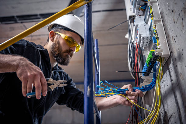 Best Affordable Emergency Electrician  in Pomona Park, FL